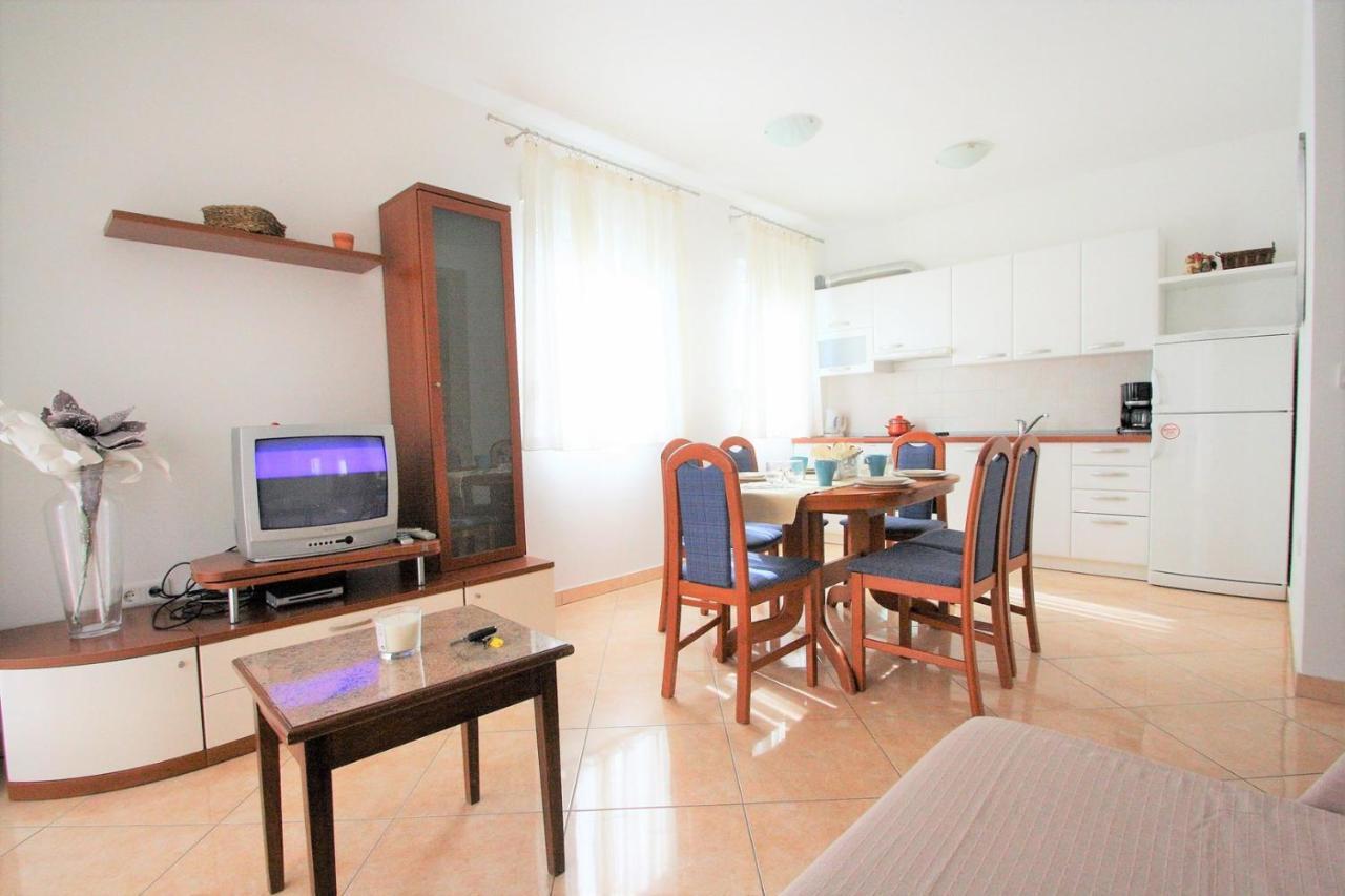 Apartment Mendikovic Poreč Exterior foto