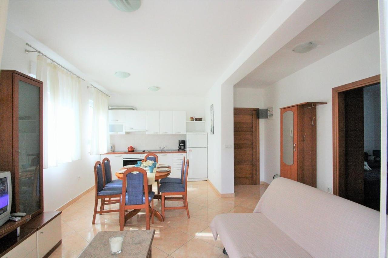 Apartment Mendikovic Poreč Exterior foto